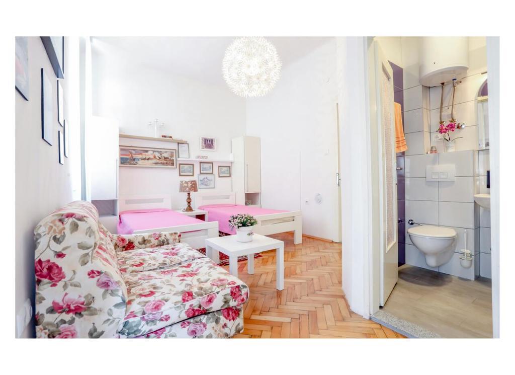 Apartments And Rooms Fonty SJJ Esterno foto