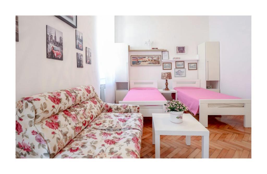 Apartments And Rooms Fonty SJJ Esterno foto